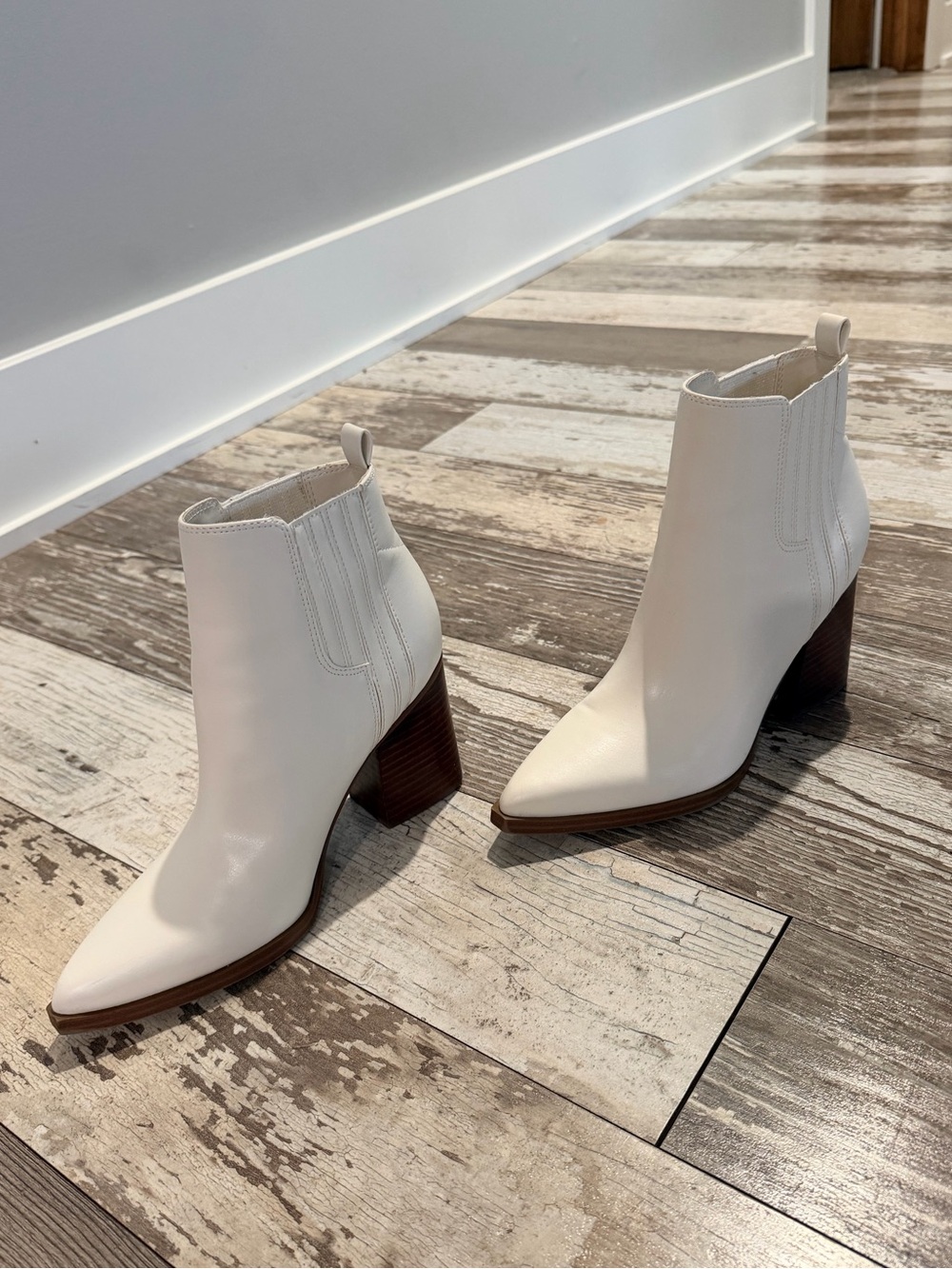 Marc Fisher White Pointed Chelsea Booties with Stacked Brown Heel Size 6.5